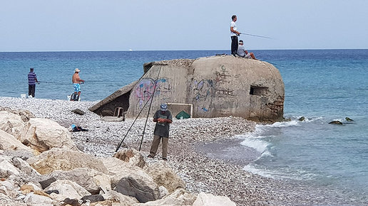 Картинка: Греция. Заброшенные оборонные сооружения на о. Родос.