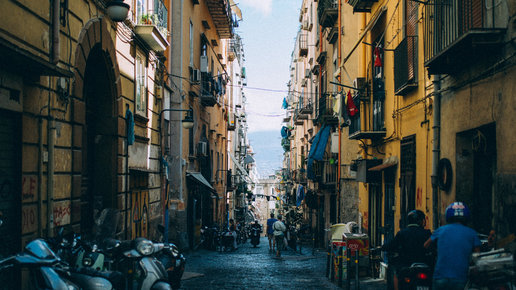 Картинка: Неаполь в книгах Элены Ферранте: гид по городу