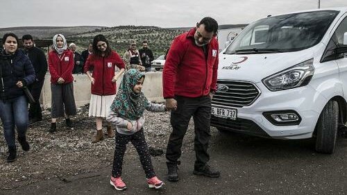 Картинка: Безногая девочка из Сирии обрела возможность ходить