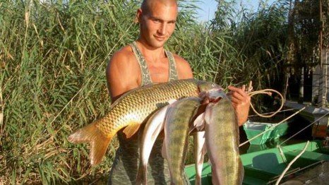 Картинка: Рыбалка в Астрахани: Ахтуба, дельта Волги, раскаты Каспия
