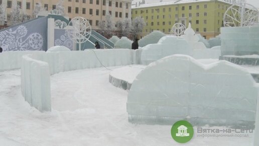 Картинка: Подрядчик рассказал, почему лед для городка на Театральной площади привозили из других регионов