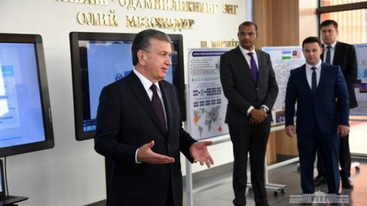 Картинка: Президент побывал на одном из крупнейших текстильных заводов Узбекистана