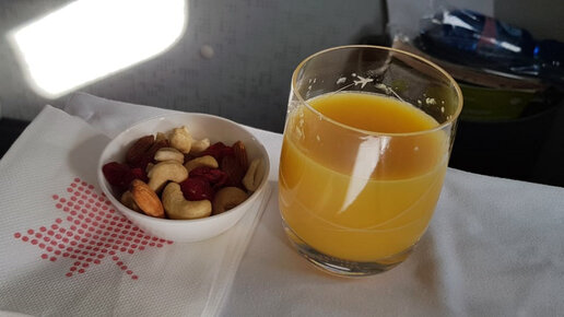 Картинка: Авиакомпания S7. Чем кормят пассажиров в бизнес-классе