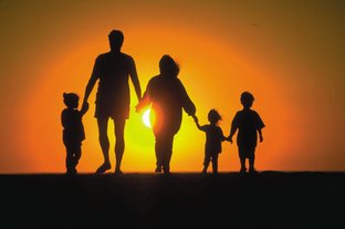 Тернистый путь одной семьи (Брошенка с тремя детьми )
