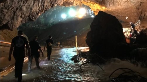 Картинка: Cпасение для Тайской пещеры: SpaceX создала мини-подводную лодку
