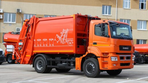 Картинка: КамАЗы с кабинами от Mercedes выехали на дороги Европы - грузовики для коммунальных служб