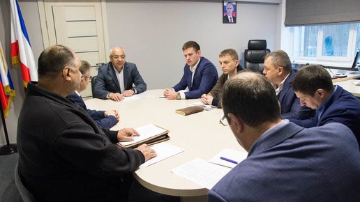 Картинка: Глава ЖКХ Крыма ушел в отставку