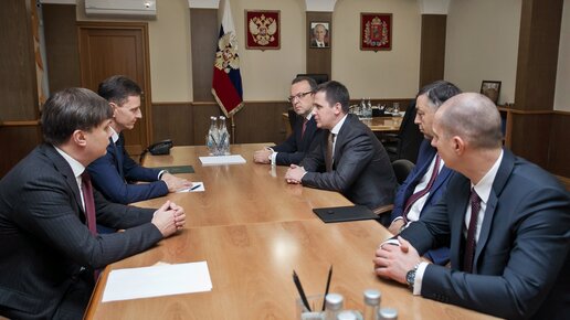 Картинка: Губернатор Владимир Сипягин провел переговоры с вице-президентом банка ВТБ