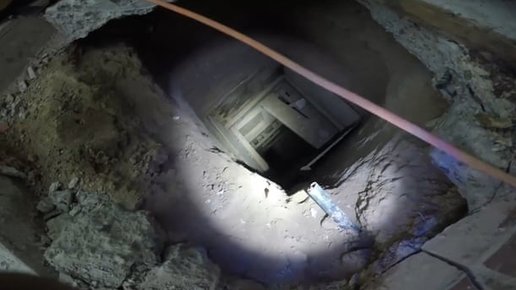 Картинка: Обнаружен 200-метровый секретный туннель из Мексики в США. Рельсы и солнечные батареи.