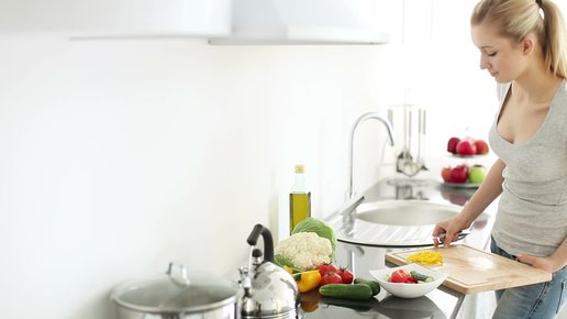 Картинка: 10 правил на кухне, которые помогут быстрее похудеть
