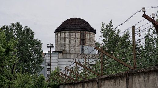 Картинка: Мирный атом. Залез в брошенную  атомную станцию 