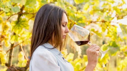 Картинка: Женщины и вино: как алкоголь влияет на женское здоровье