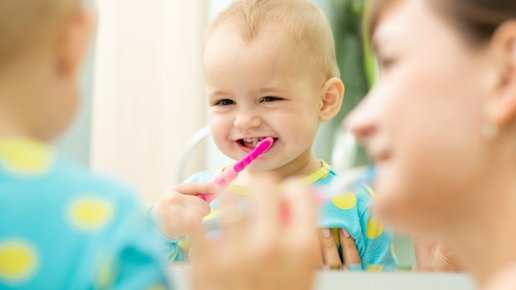 Картинка: Как ухаживать за деснами и прорезающимися зубами у ребенка.