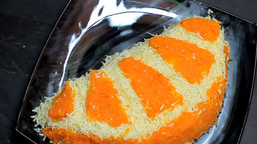 Картинка: Красивый и вкусный салат на Новый год в виде дольки мандарина