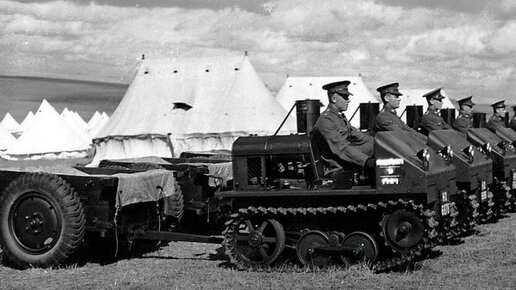 Картинка: Первый советский быстроходный артиллерийский трактор