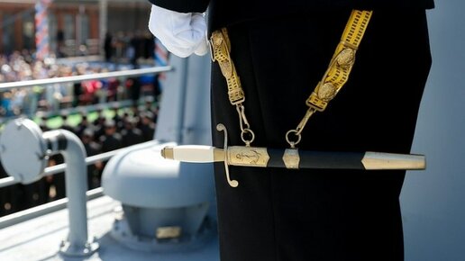 Картинка: Почему моряки носят именно кортики, а не что-то более «внушительное»