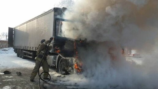 Картинка: В Бугульме, на улице 14 Павших горел грузовик