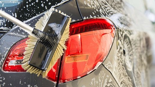 Картинка: Нужно ли мыть машину осенью? Да!