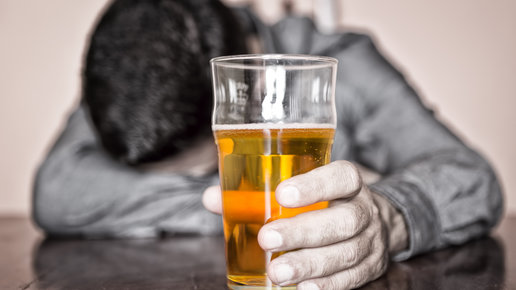 Картинка: Злоупотребление алкоголем связали с повышенным риском развития деменции