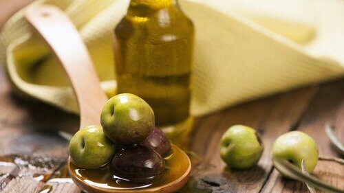 Картинка: Оливковое масло для облегчения запора