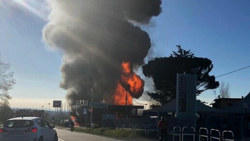Картинка: Мощный взрыв на заправочной станции в Италии.