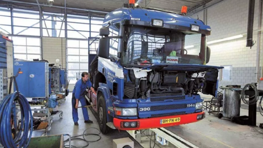 Картинка: Как сэкономить время при ремонте грузовика?
