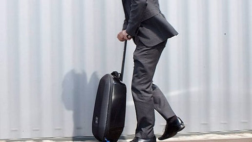 Картинка: Мужчина и командировки. Отпускать или нет?