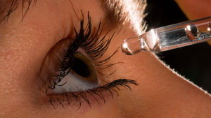 Картинка: Симптомы и лечение катаракты глаза