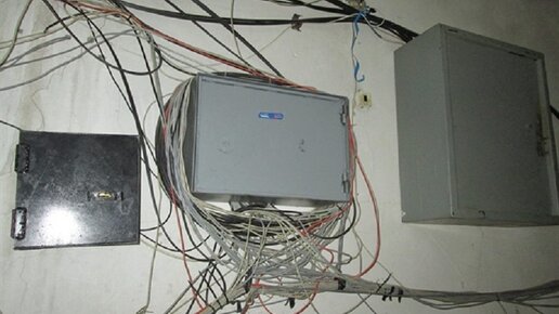Картинка: Как заставить интернет провайдера навести порядок в подъезде?