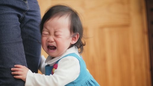 Картинка: Ребенок плачет, когда я готовлю. Что делать?