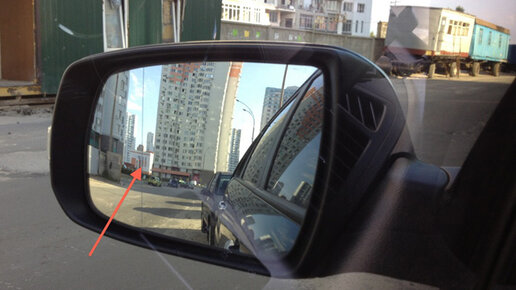 Картинка: Зачем нужна вертикальная полоска на водительском зеркале