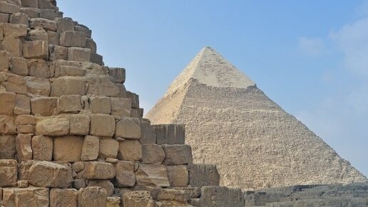 Картинка: В районе египетских пирамид взорвался туристический автобус