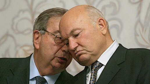 Картинка: Почему Юрий Лужков выступал за отставку Ельцина, хотя был его ставленником?