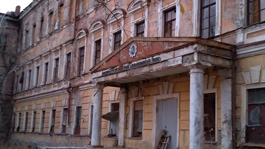 Картинка: Заброшенное летное училище, в котором учился Гагарин