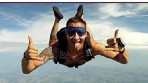 Картинка: Человек упал с высоты 4000 метров и чудесным образом выжил