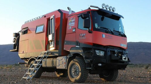 Картинка: Грузовик Renault Trucks K380 в версии внедорожного автодома - 380-сильный двигатель и обычная кабина грузовика