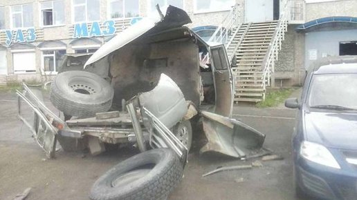 Картинка: Что будет когда запаска колеса взорвется в кузове УАЗа 