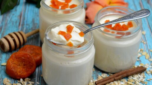 Картинка: Домашний йогурт из топленого молока с овсяными хлопьями, медом и курагой