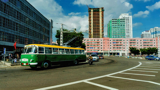 Картинка: Какой транспорт передвигается по столице КНДР