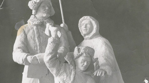 Картинка: «Покорители Севера» на центральной площади Инты