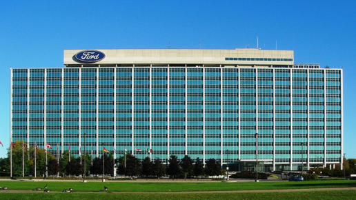 Картинка: Удар по Макрону: Ford собирается прекратить производство на заводе во Франции