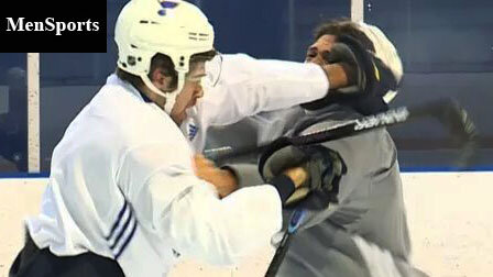 Картинка: Хоккеисты аутсайдера НХЛ жестко подрались на тренировке (+ видео)