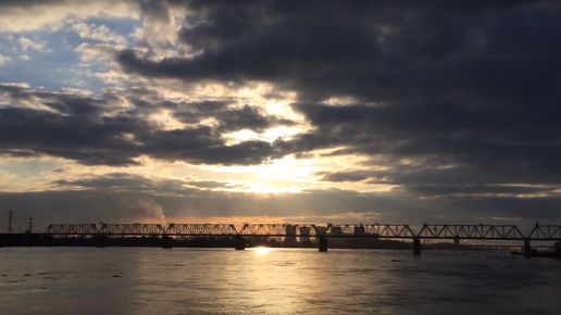 Картинка: Красивый закат солнца на реке Обь.