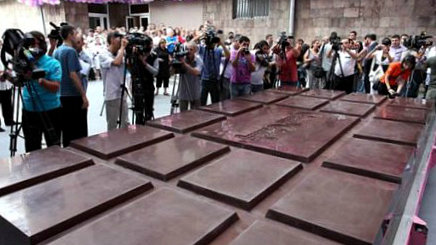 Картинка: ТОП-3 самых больших шоколадок в мире!