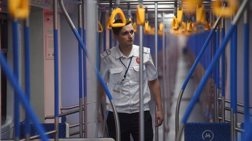 Картинка: Висячие поручни появились в поездах «Москва» на «оранжевой» ветке метро
