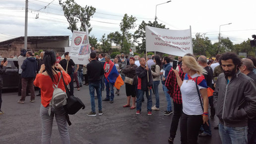 Картинка: В Ереване проходят четыре акции протеста: перекрыты проспект Баграмяна и Аршакуняц