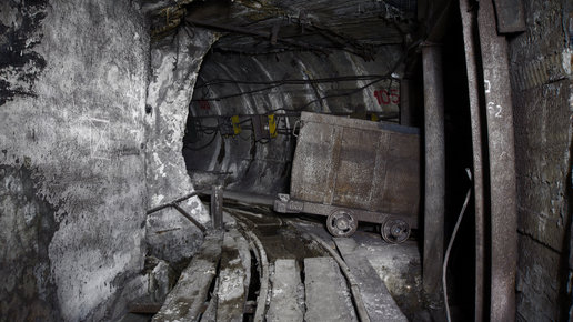 Картинка: Проник в недостроенный украинский бункер около Майдана в Киеве