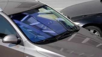 Картинка: Никогда не клейте атермальную пленку на лобовое стекло автомобиля! Почему?
