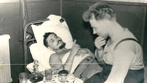 Картинка: Советский врач, удаливший сам себе апендикс