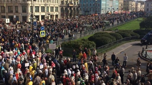 Картинка: Если бы на митинги вышло столько же людей, как сегодня на ход в Санкт-Петербурге, им бы пришлось к нам прислушаться!